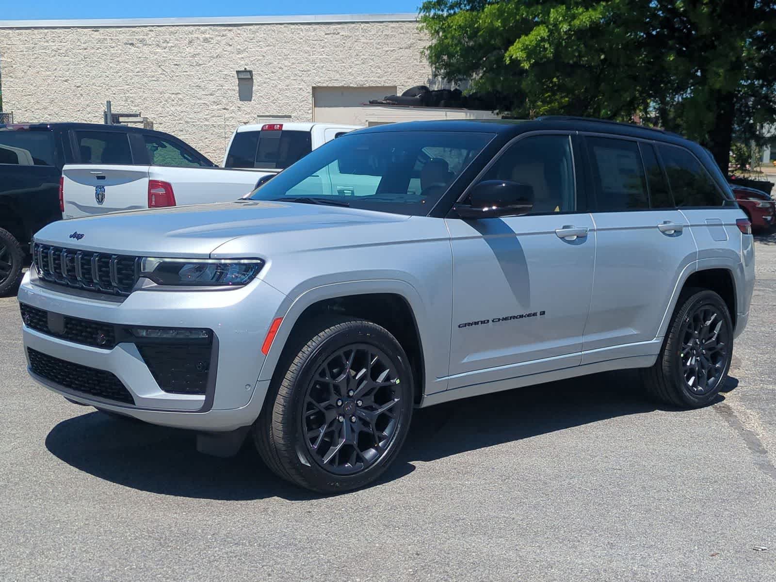 Thumbnail: 2026 Jeep Grand Cherokee - 4