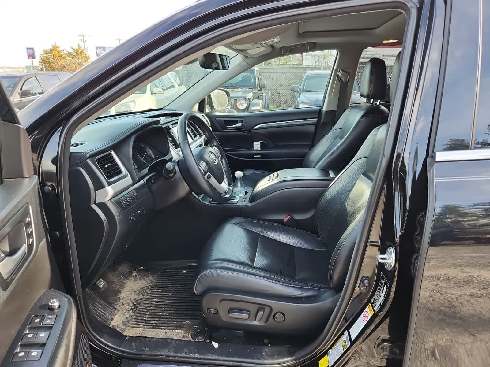 Thumbnail: 2018 Toyota Highlander - 15