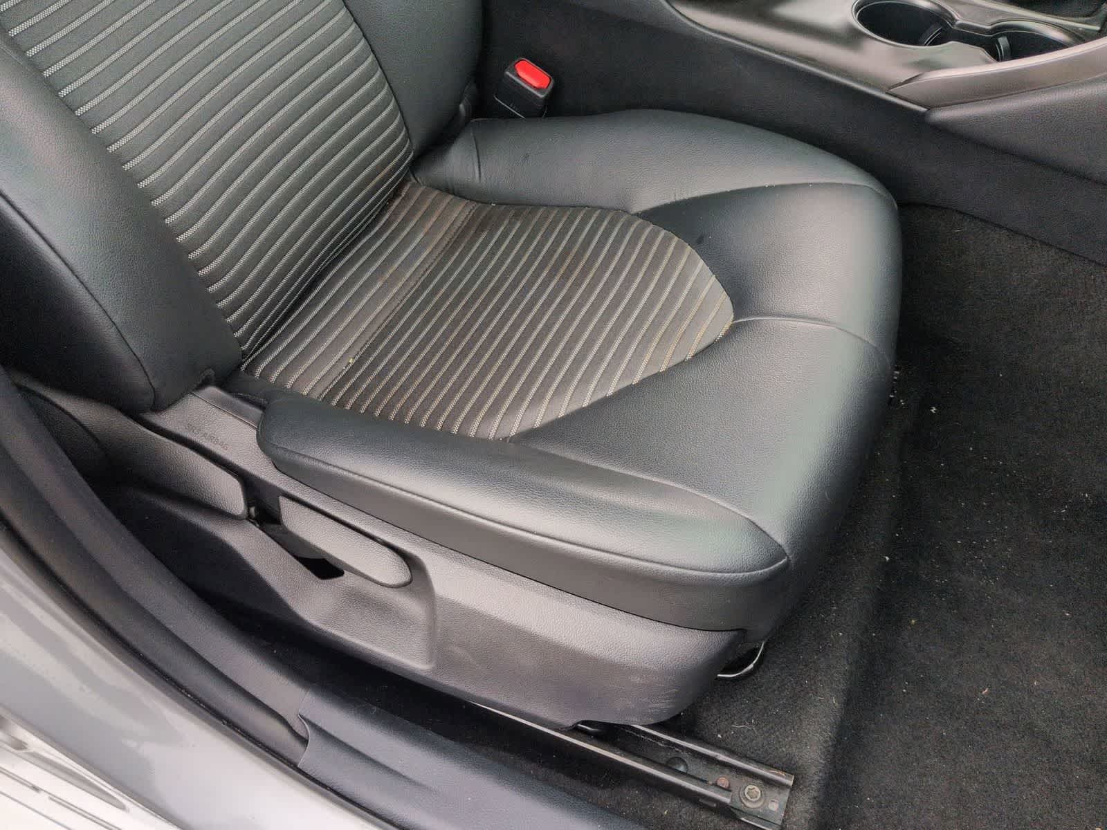 Thumbnail: 2022 Toyota Camry - 21