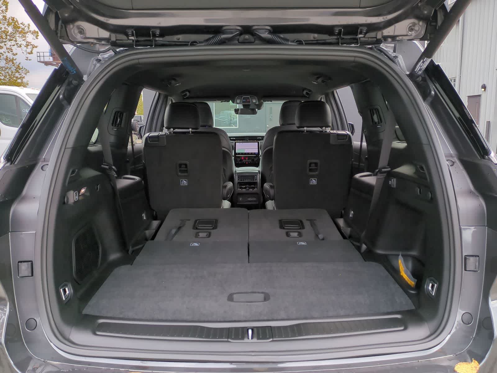 Thumbnail: 2025 Jeep Grand Cherokee L - 35