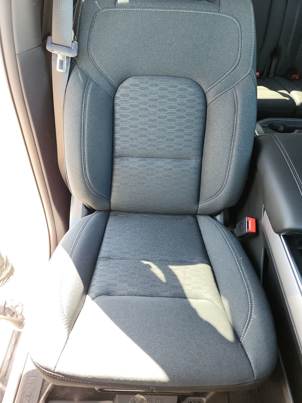 Thumbnail: 2026 RAM 1500 - 18