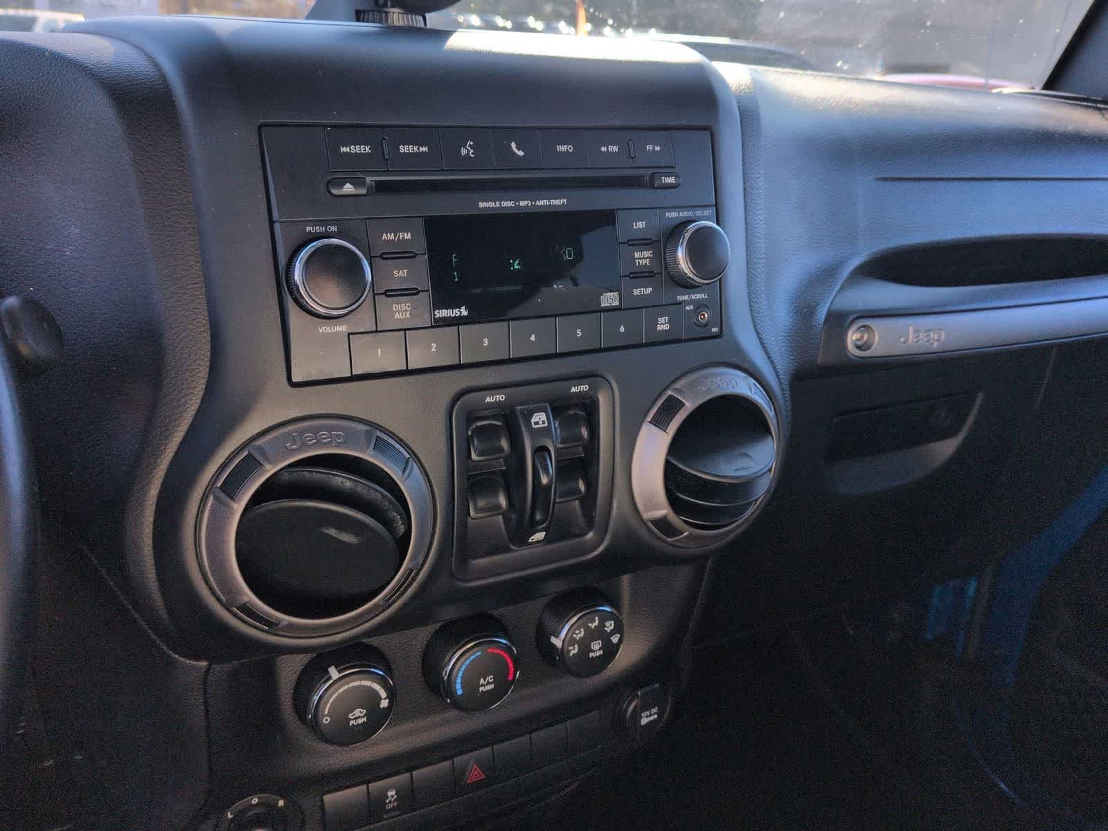 Thumbnail: 2016 Jeep Wrangler - 25