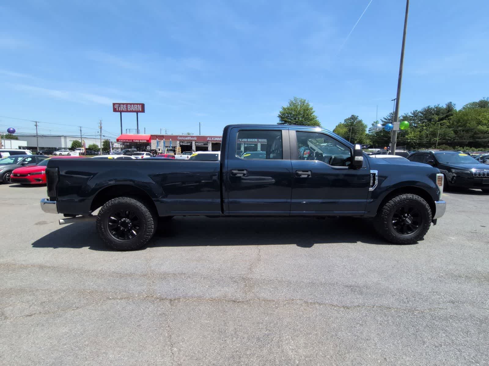 Thumbnail: 2019 Ford Econoline - 9