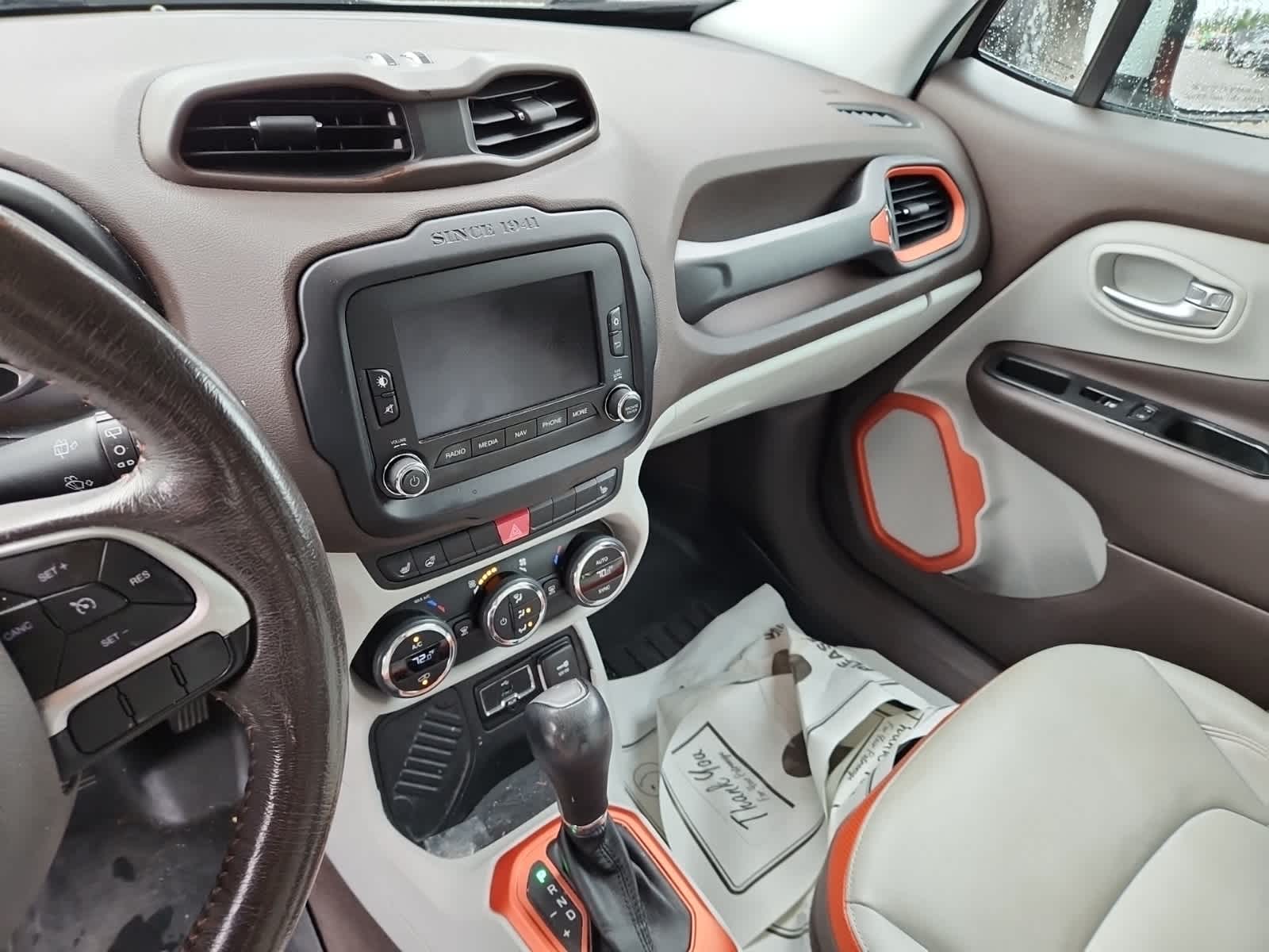 Thumbnail: 2015 Jeep Renegade - 10