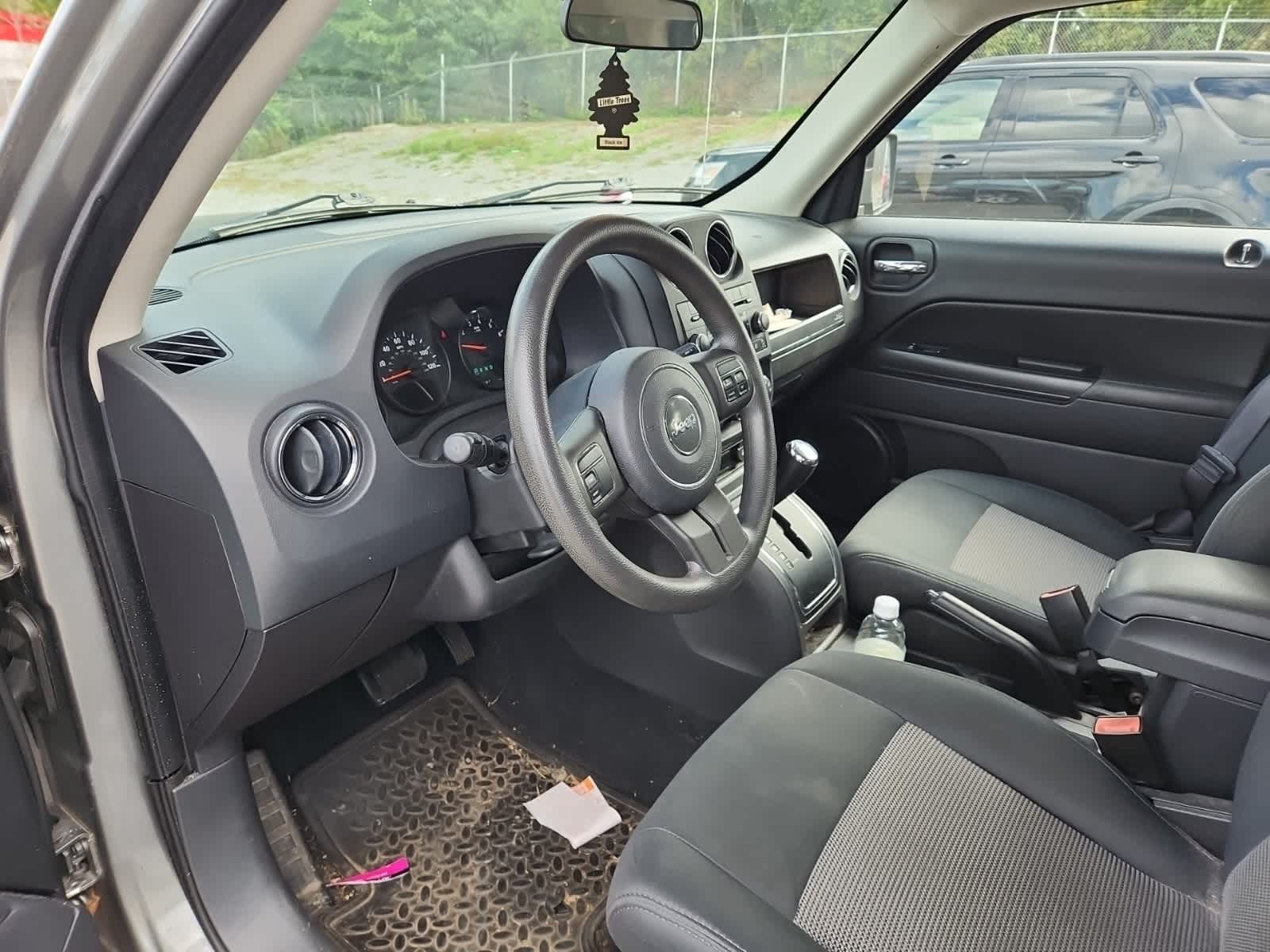 Thumbnail: 2012 Jeep Patriot - 13