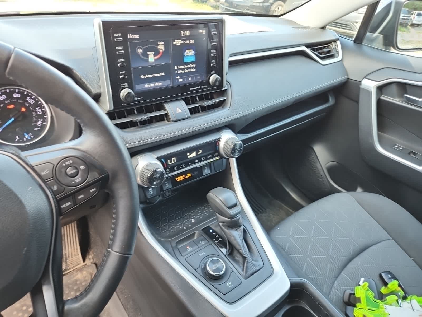 Thumbnail: 2020 Toyota RAV4 - 10