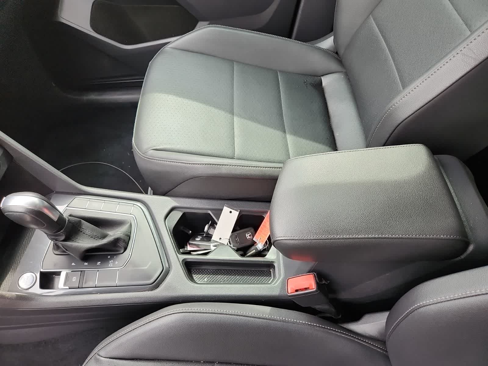 Thumbnail: 2020 Volkswagen Tiguan - 11