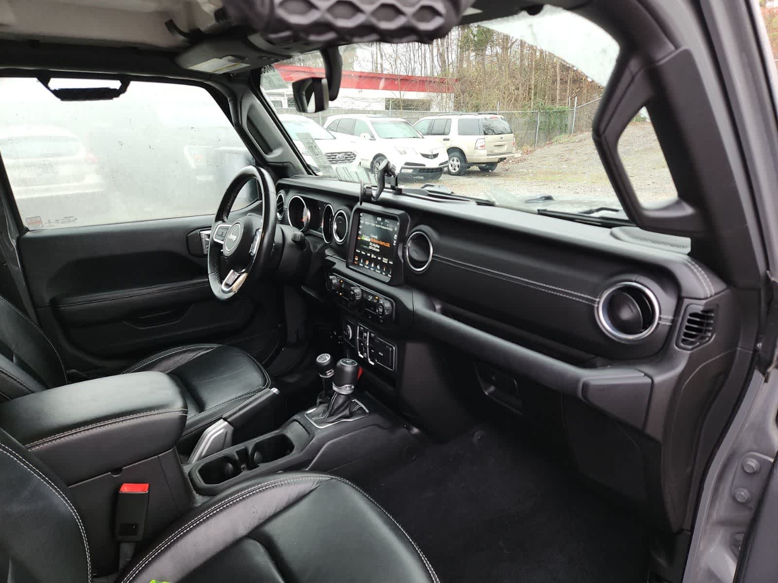 Thumbnail: 2019 Jeep Wrangler - 17