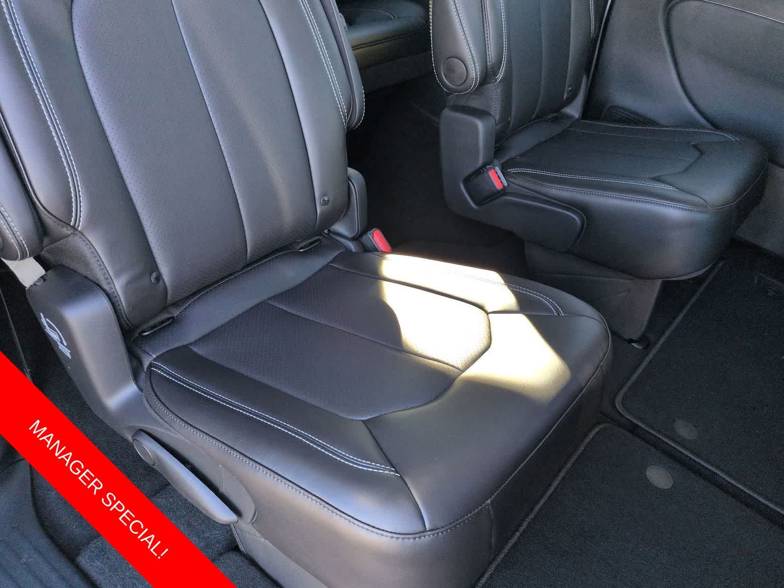 Thumbnail: 2026 Chrysler Pacifica - 12