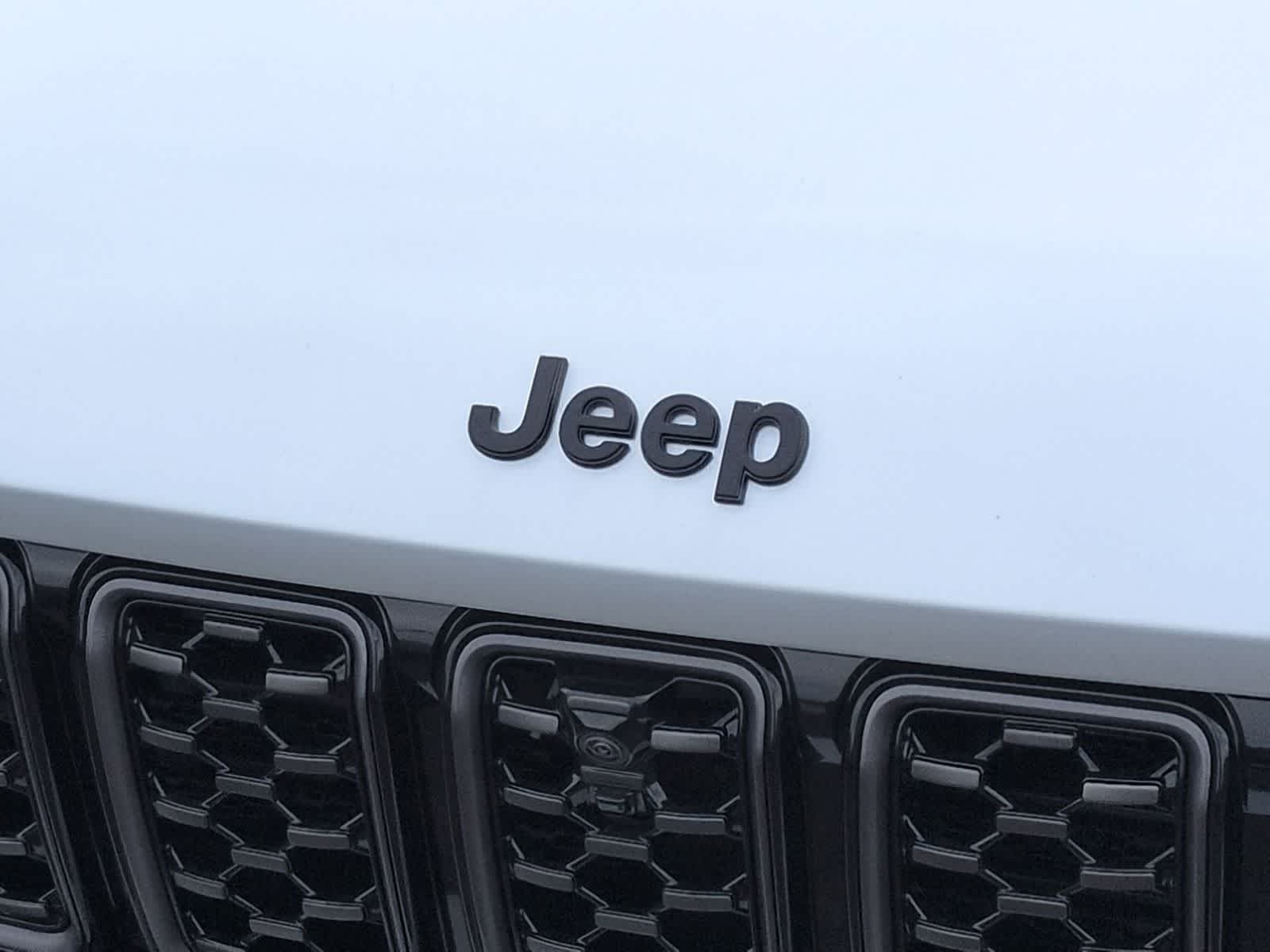 Thumbnail: 2025 Jeep Grand Cherokee - 12