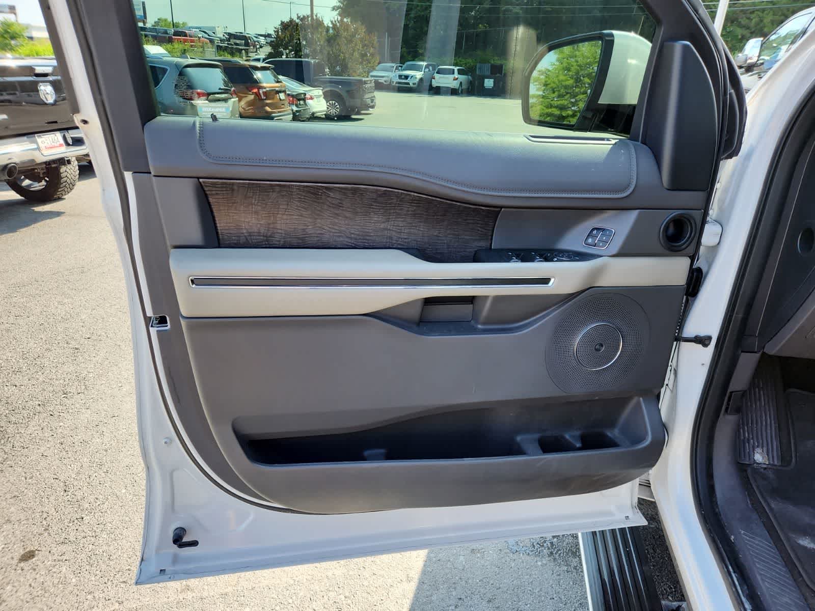 Thumbnail: 2019 Ford Expedition - 16