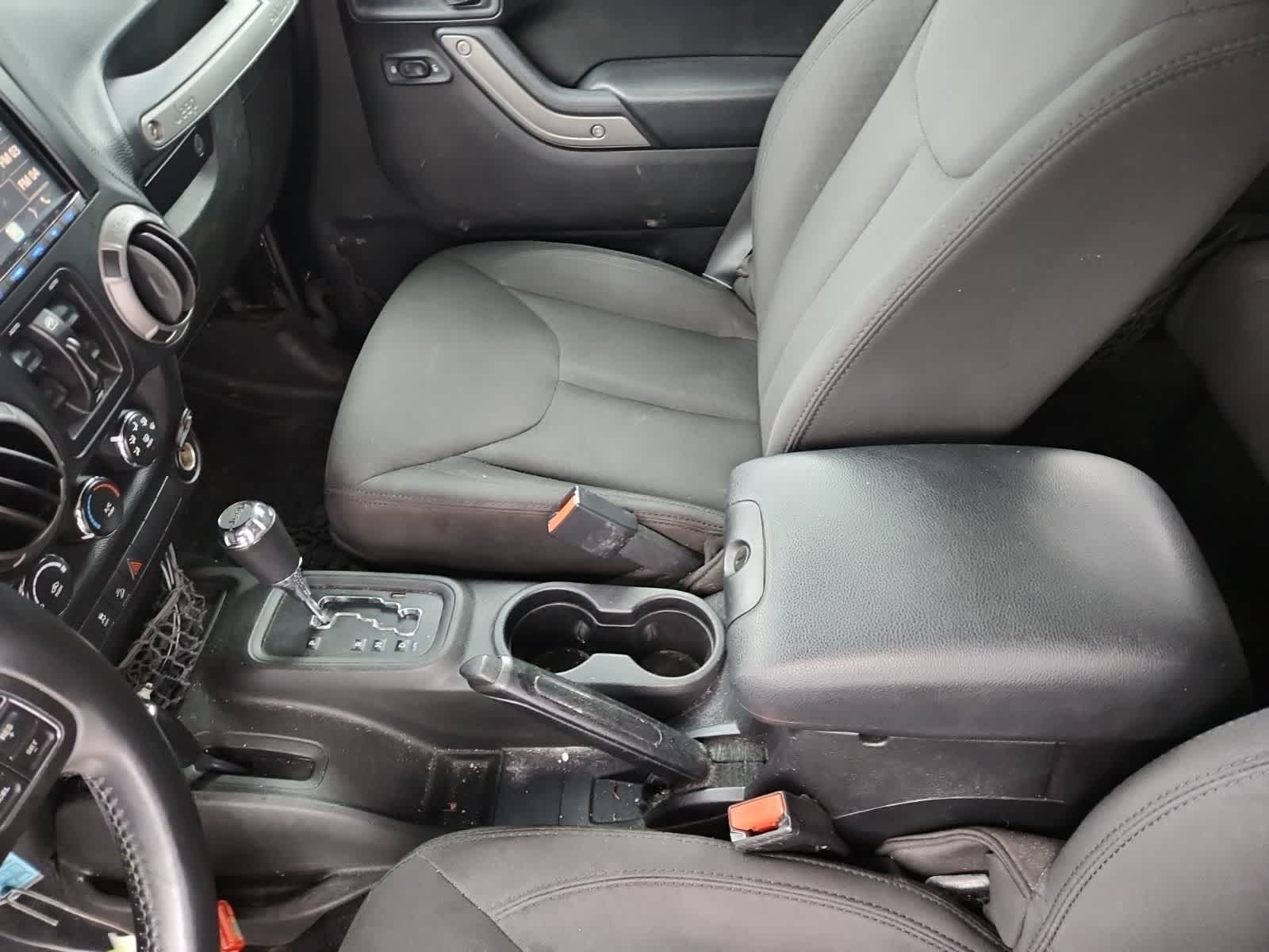 Thumbnail: 2015 Jeep Wrangler - 11