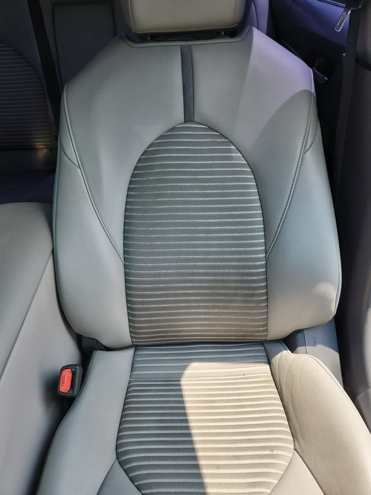 2020 Toyota Camry SE 13