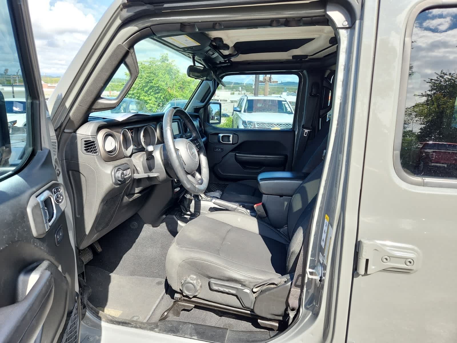 Thumbnail: 2018 Jeep Wrangler - 15