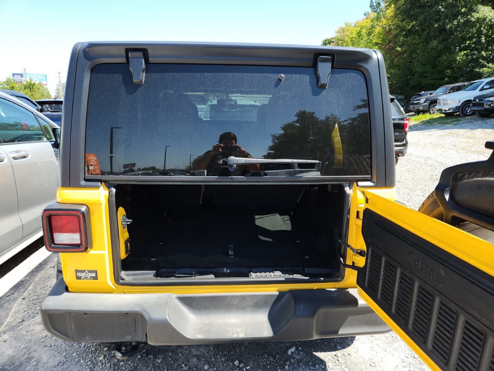Thumbnail: 2020 Jeep Wrangler - 24