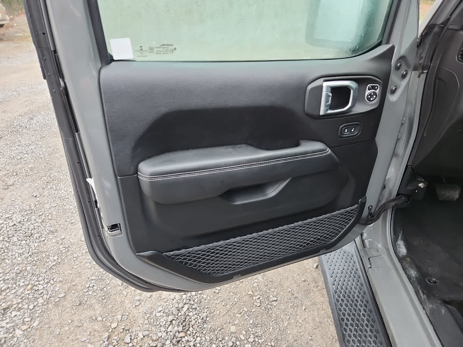 Thumbnail: 2019 Jeep Wrangler - 16