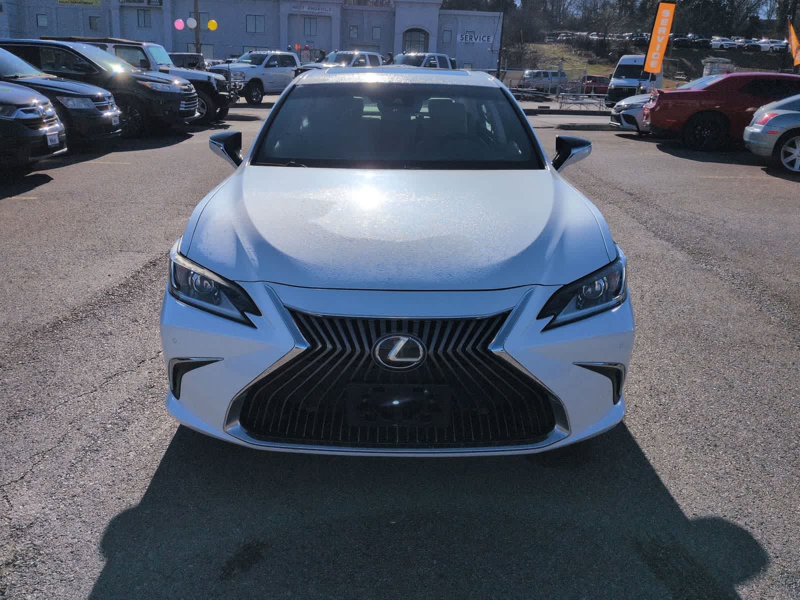 Thumbnail: 2019 Lexus ES - 3