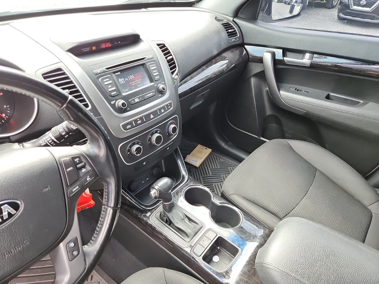 Thumbnail: 2014 Kia Sorento - 10