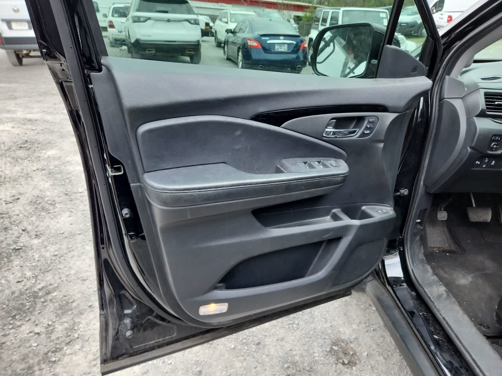 Thumbnail: 2020 Honda Pilot - 16