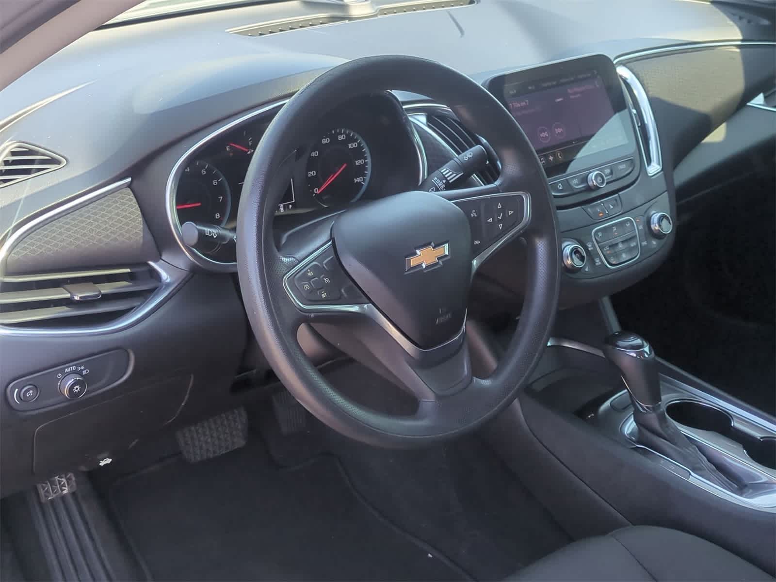 Thumbnail: 2020 Chevrolet Malibu - 10