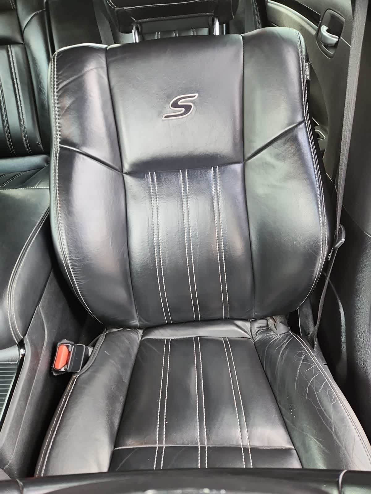 Thumbnail: 2019 Chrysler 300 - 14