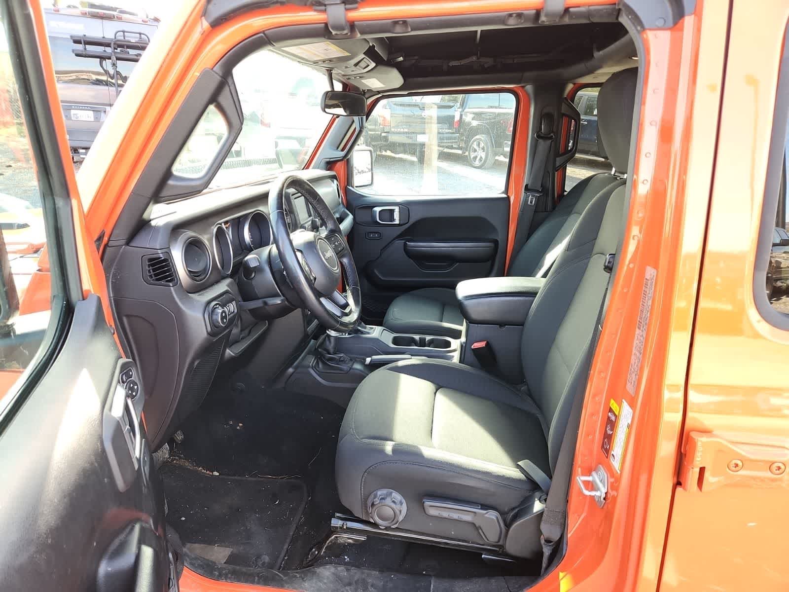 Thumbnail: 2020 Jeep Gladiator - 16