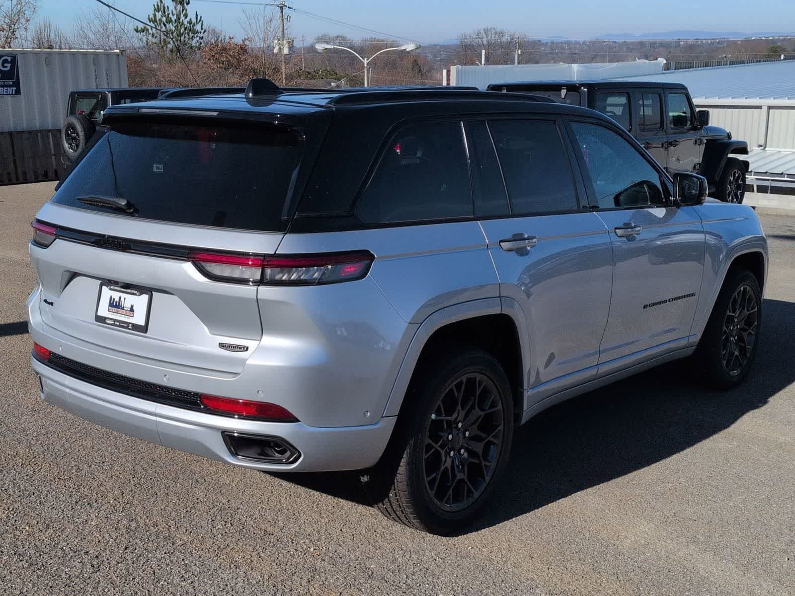 Thumbnail: 2025 Jeep Grand Cherokee - 8