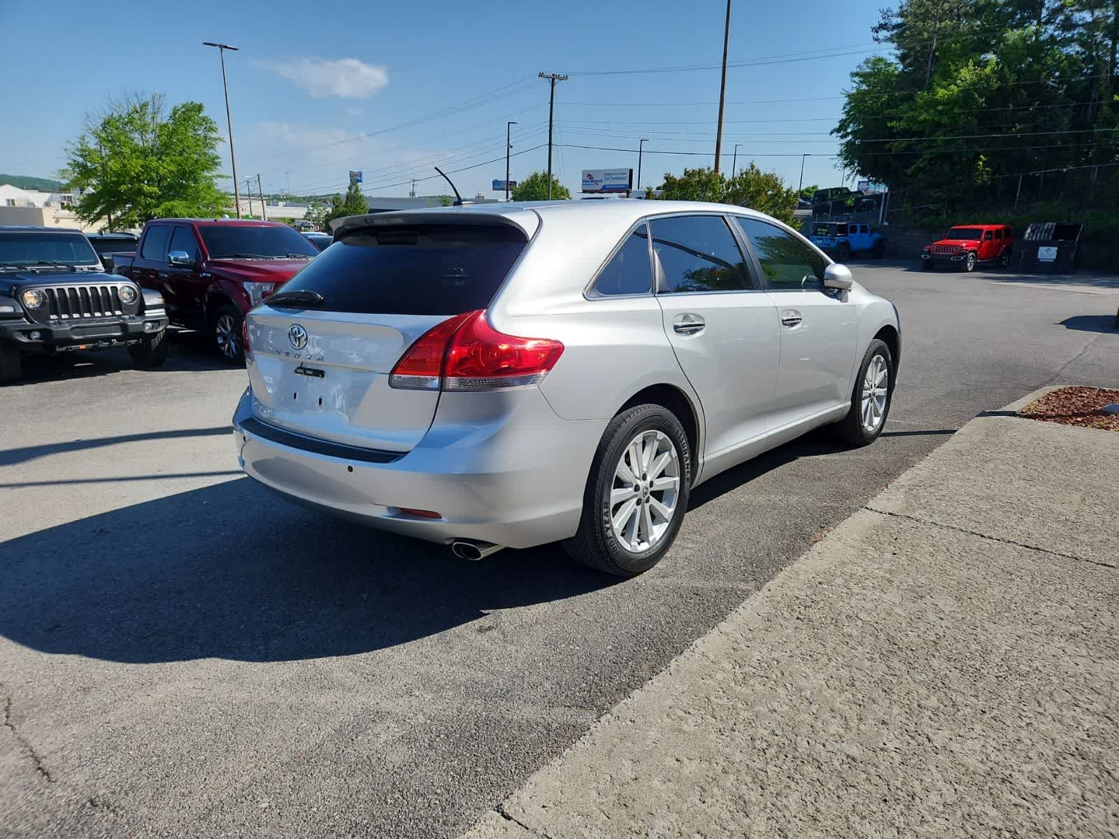 Thumbnail: 2011 Toyota Venza - 5