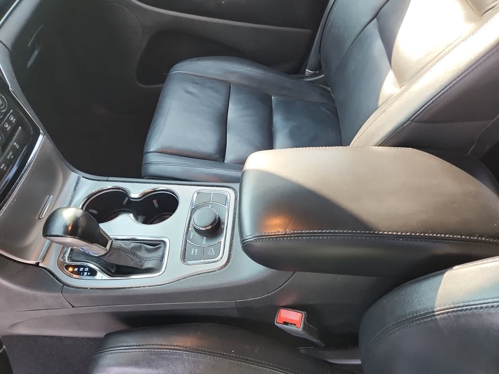 Thumbnail: 2020 Jeep Grand Cherokee - 11