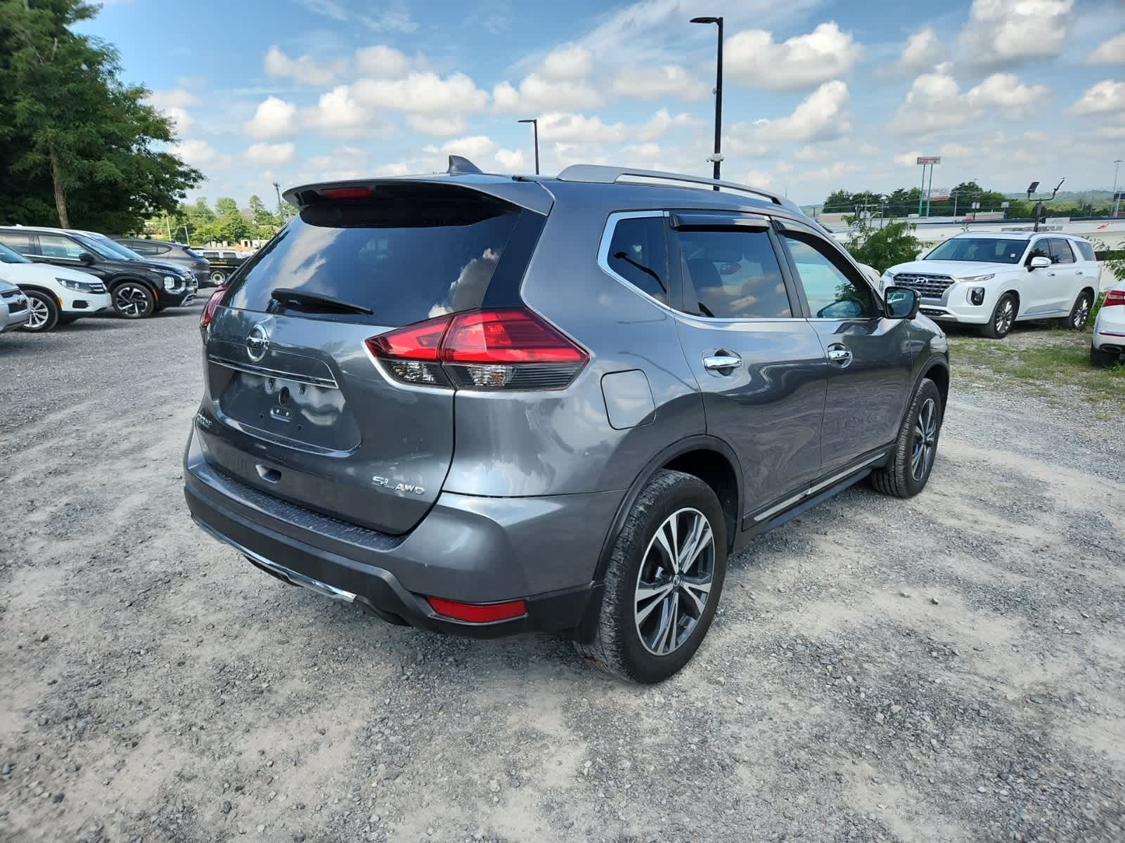 Thumbnail: 2017 Nissan Rogue - 5