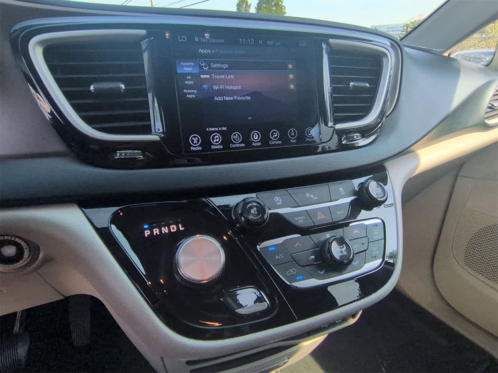 Thumbnail: 2017 Chrysler Pacifica - 27