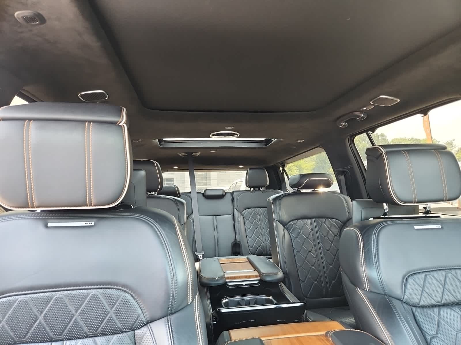 2023 Jeep Grand Wagoneer L Series III 19