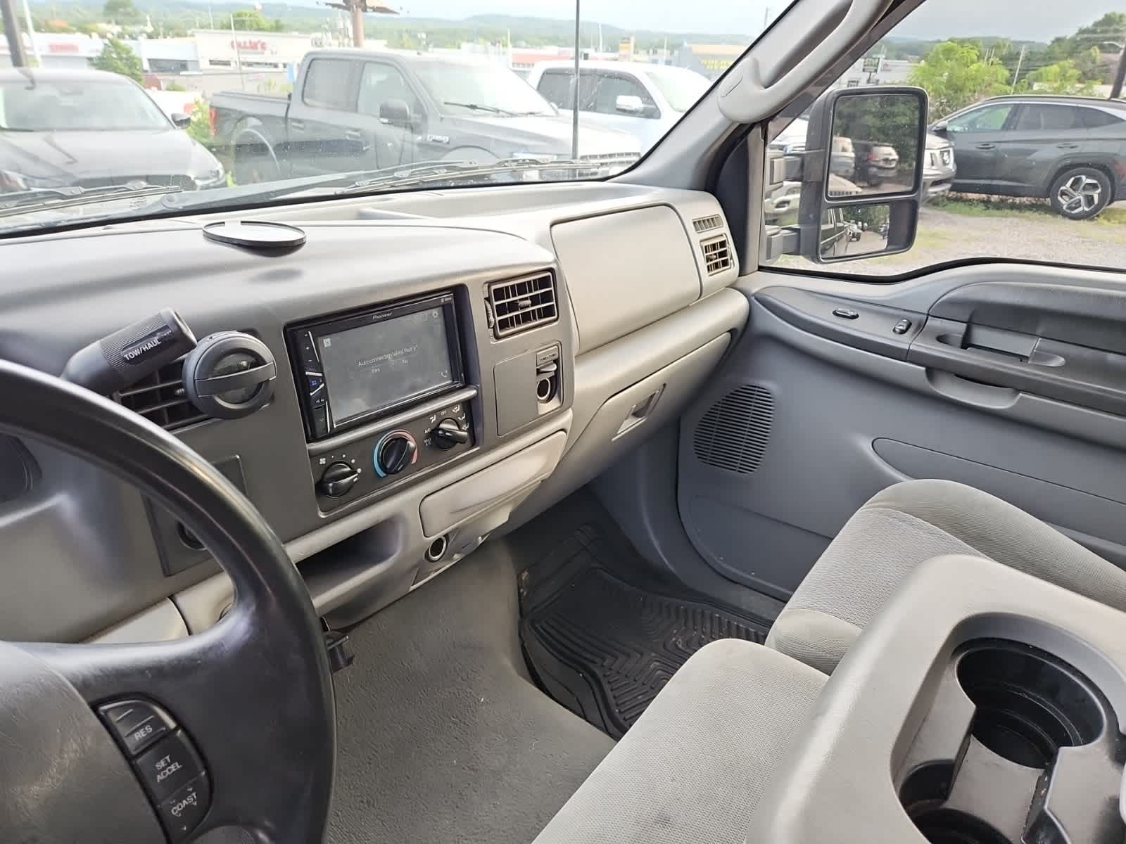 Thumbnail: 2003 Ford Econoline - 10