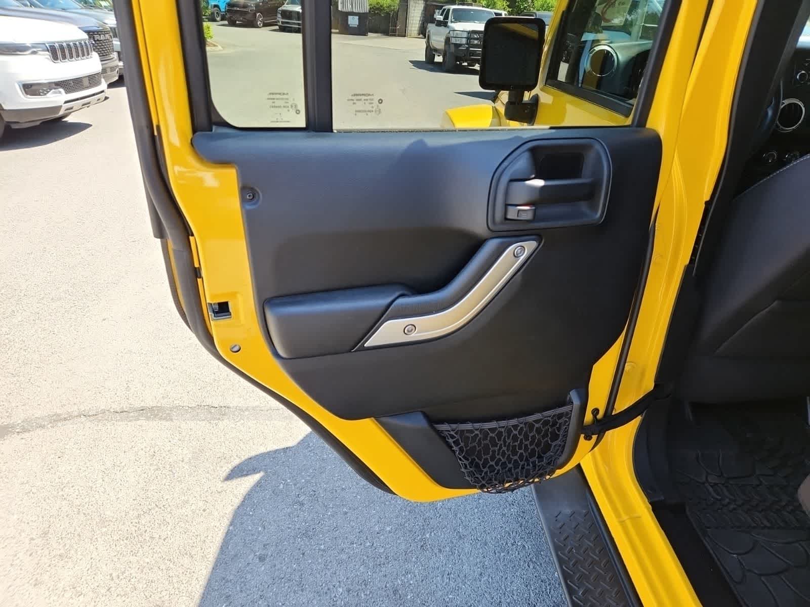 Thumbnail: 2015 Jeep Wrangler - 29