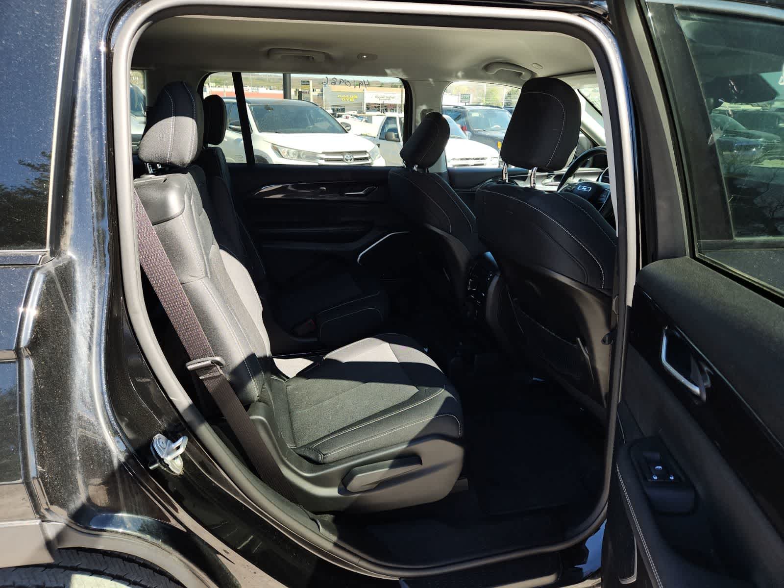 Thumbnail: 2021 Jeep Grand Cherokee L - 23