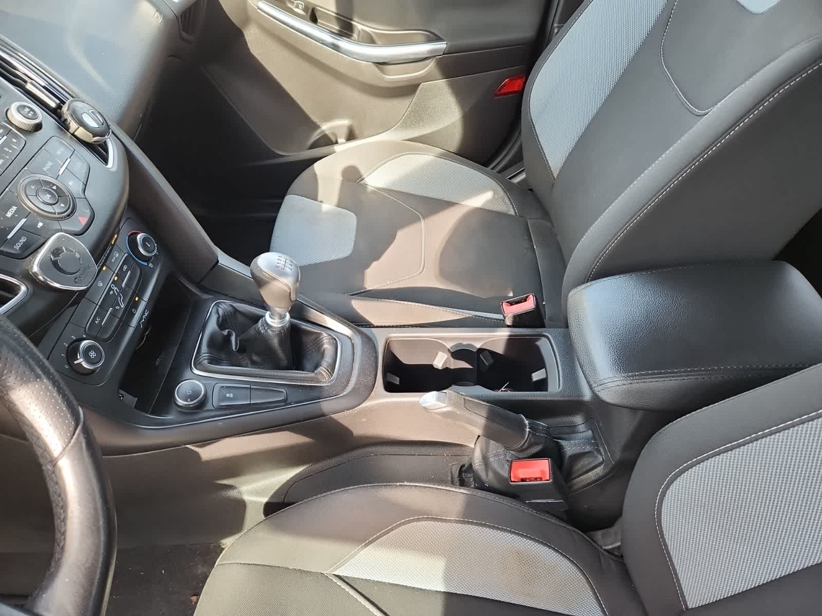 Thumbnail: 2017 Ford Focus - 11