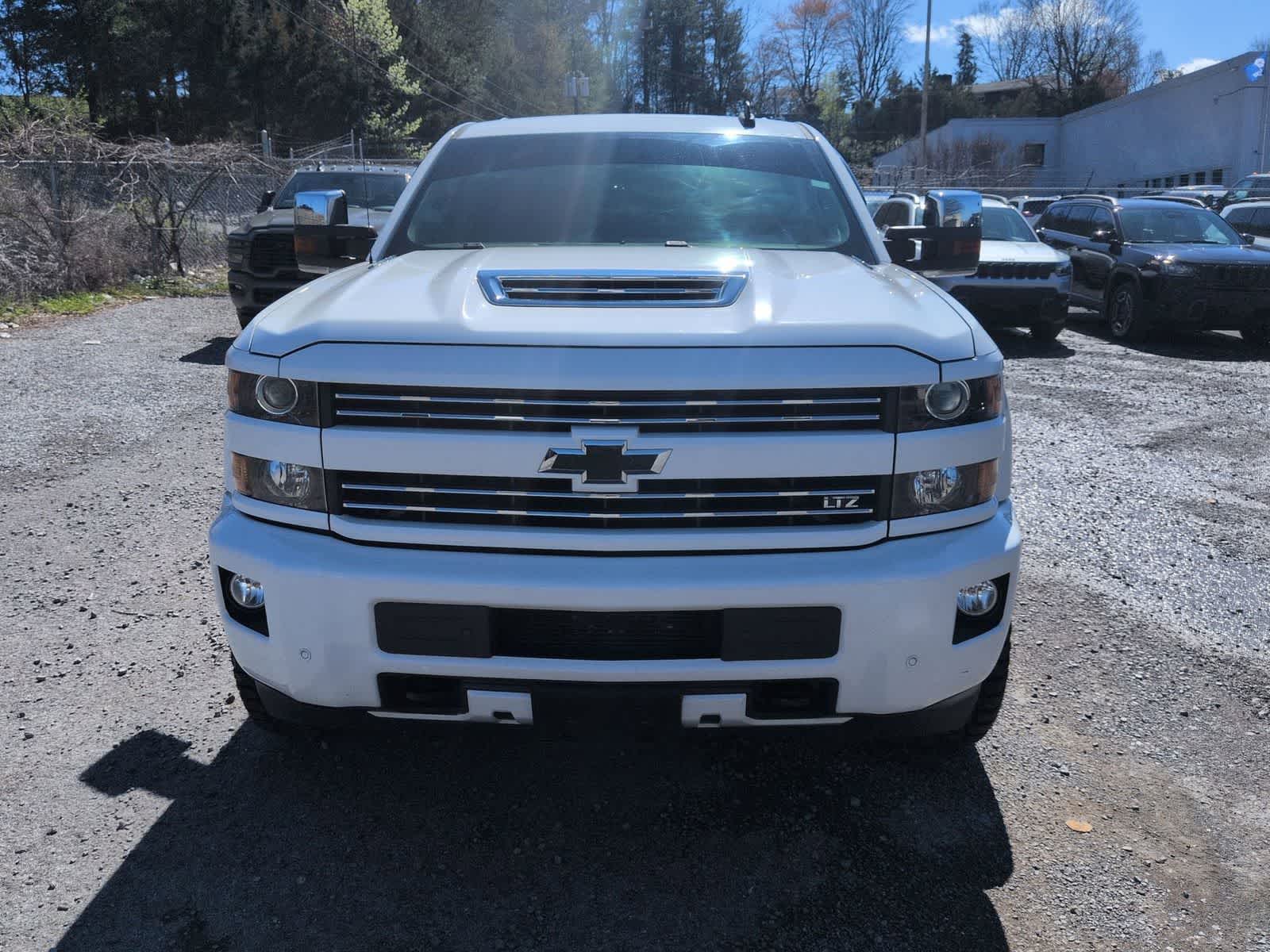 Thumbnail: 2019 Chevrolet Silverado 3500 - 3