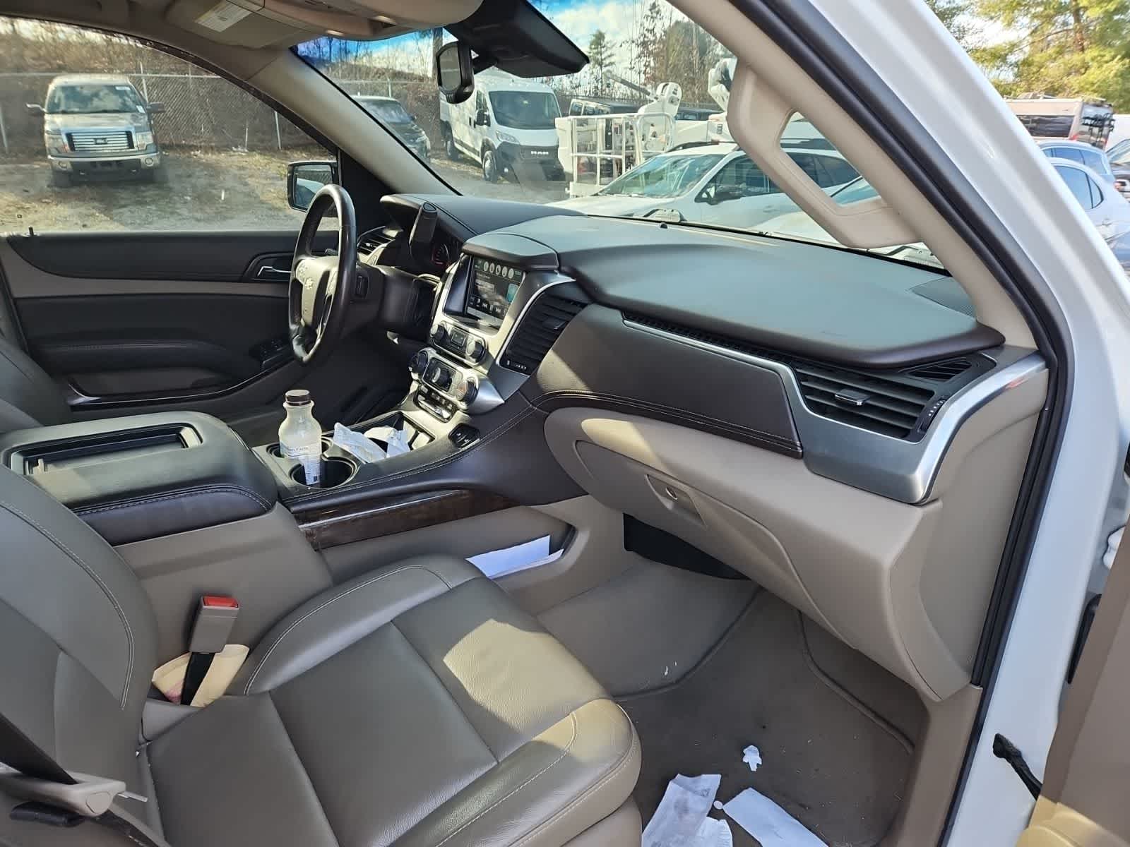 Thumbnail: 2019 Chevrolet Tahoe - 16