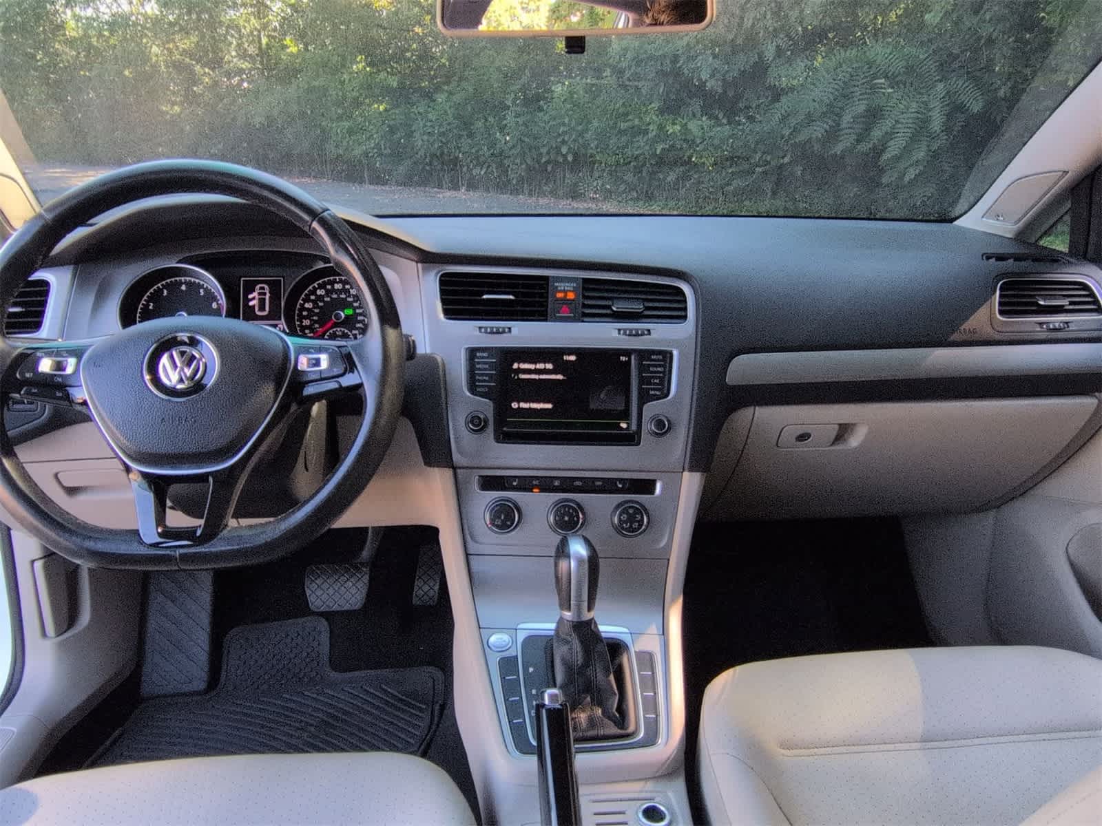 Thumbnail: 2016 Volkswagen e-Golf - 15