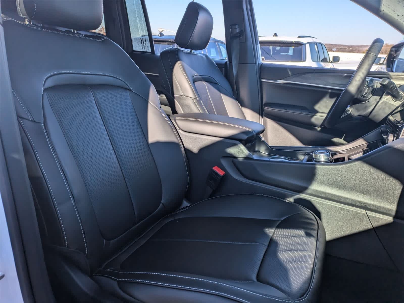 Thumbnail: 2025 Jeep Grand Cherokee - 22