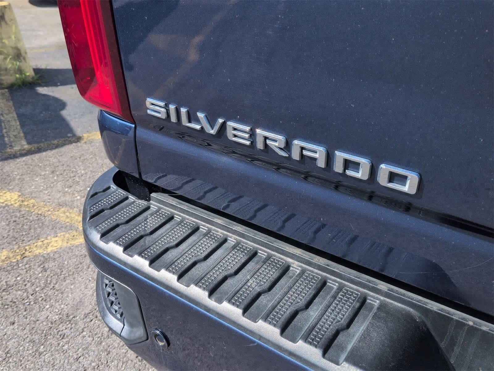 Thumbnail: 2021 Chevrolet Silverado 3500 - 13