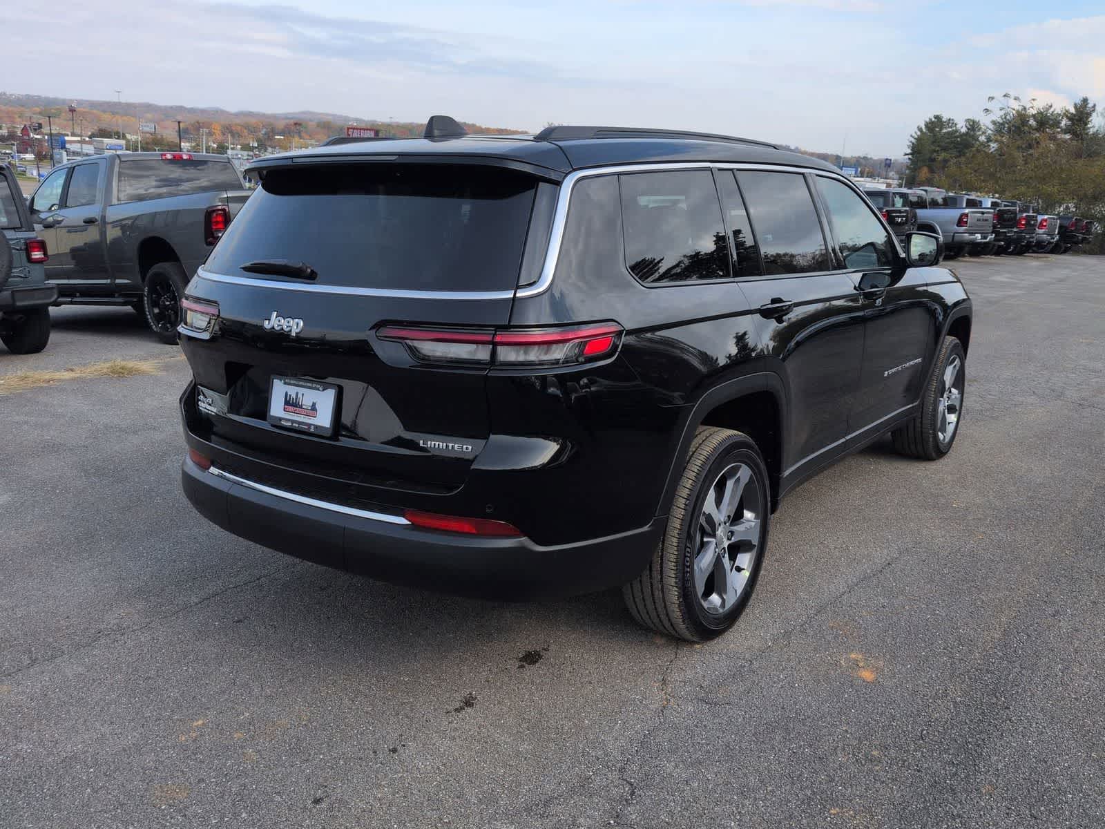 Thumbnail: 2025 Jeep Grand Cherokee L - 8