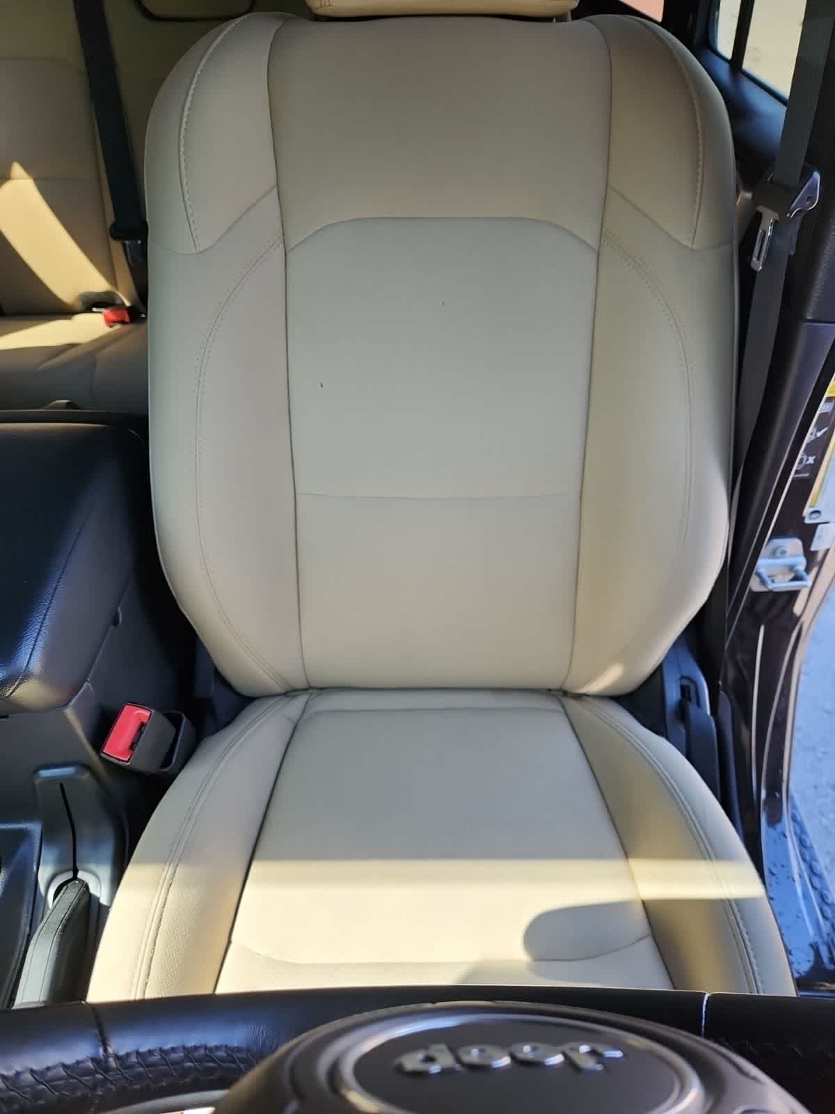 Thumbnail: 2020 Jeep Wrangler - 13