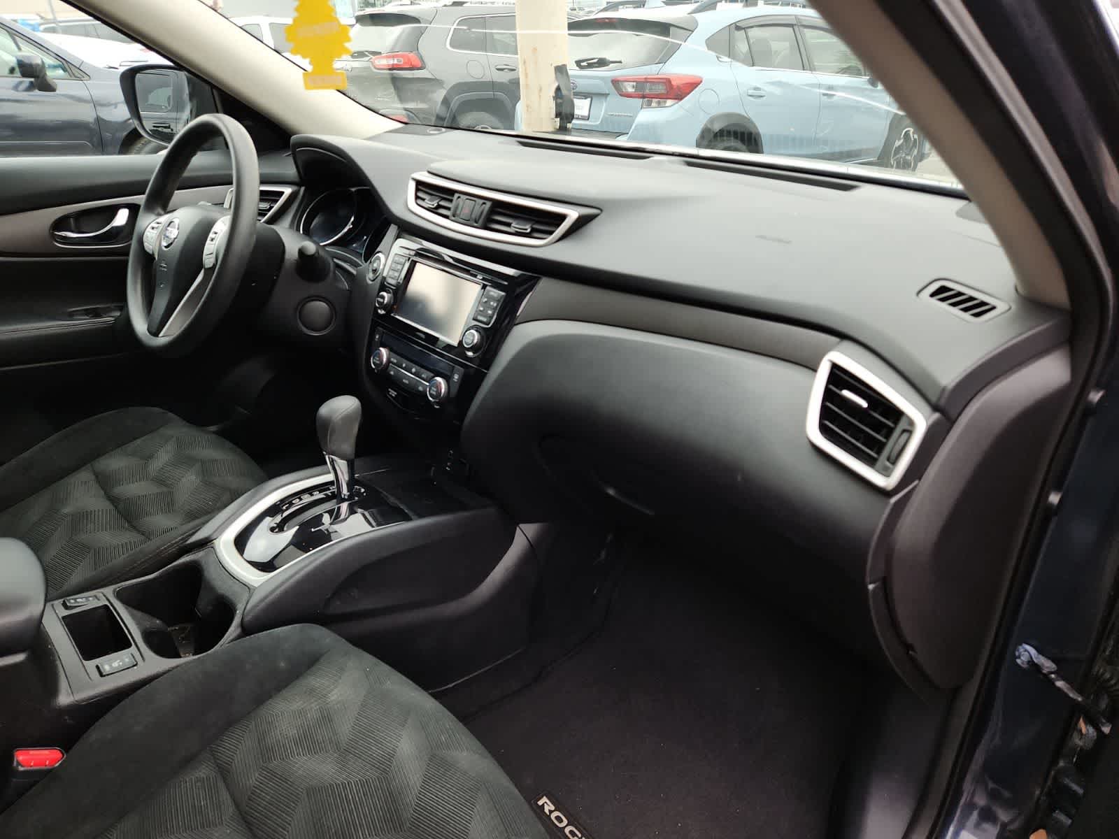 Thumbnail: 2016 Nissan Rogue - 17