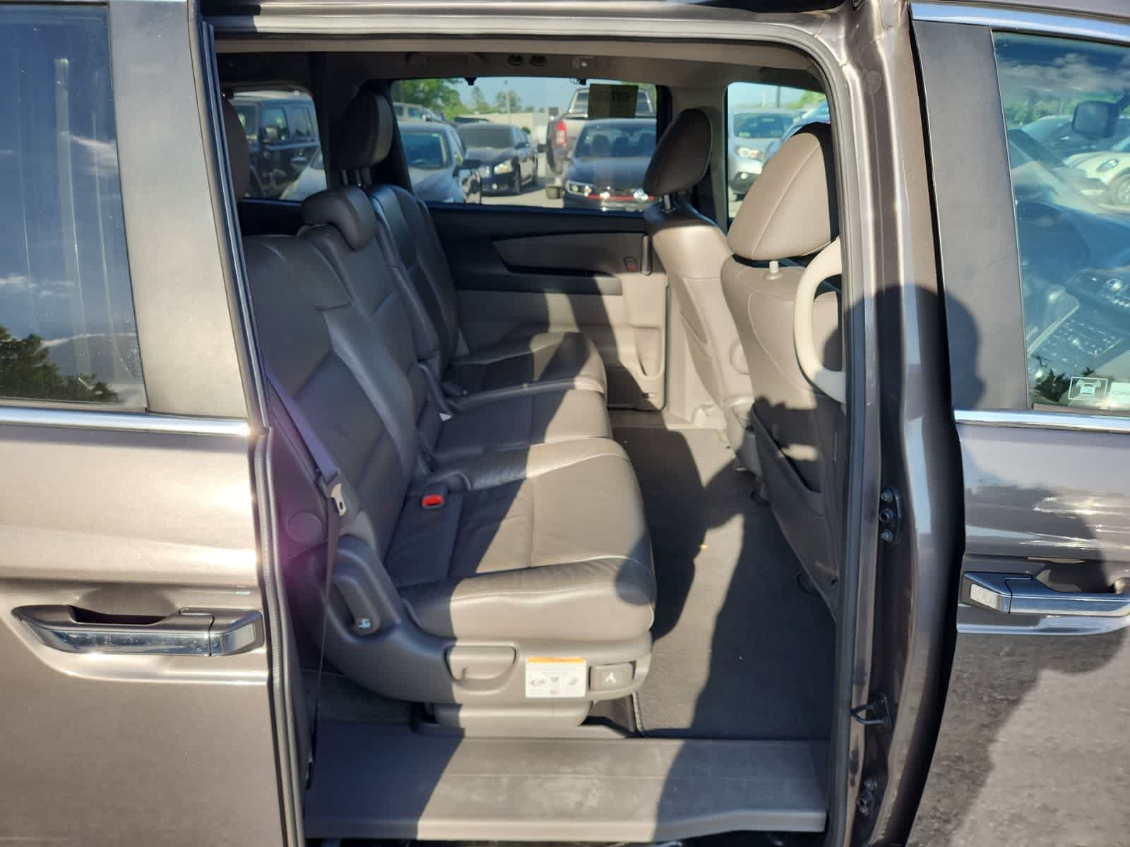 Thumbnail: 2012 Honda Odyssey - 25