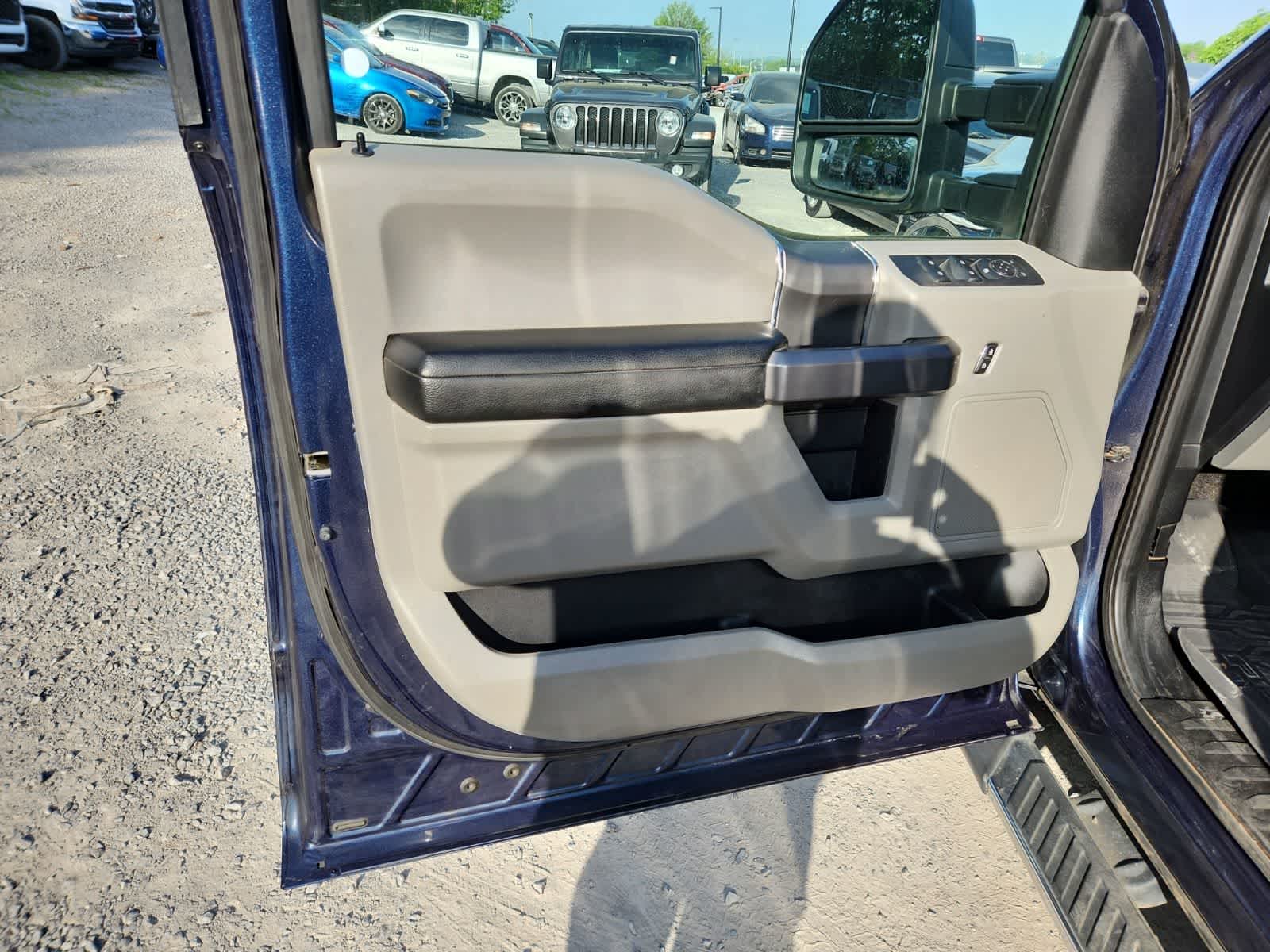 Thumbnail: 2019 Ford F-150 - 17