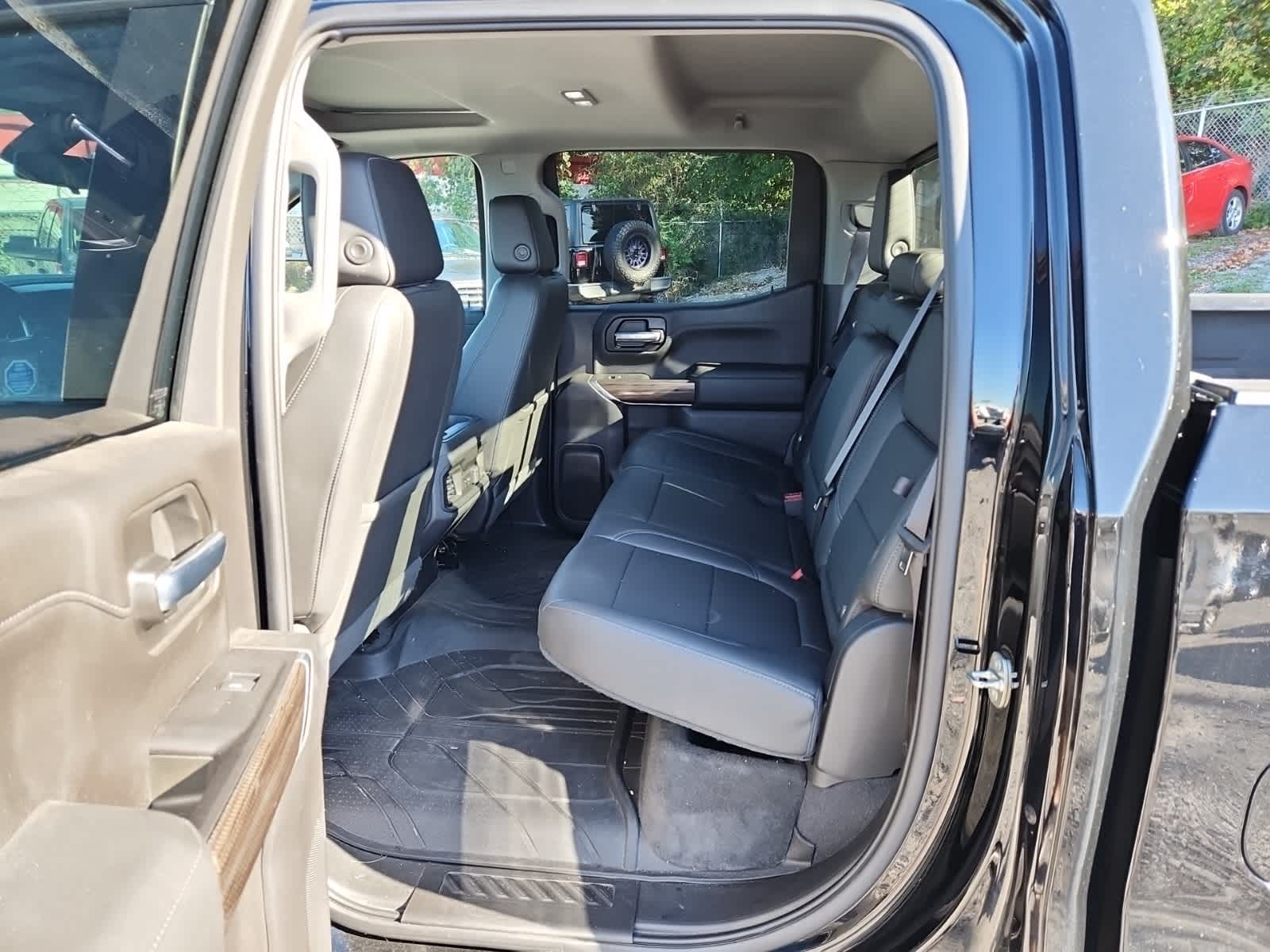 Thumbnail: 2019 Chevrolet Silverado 1500 - 25