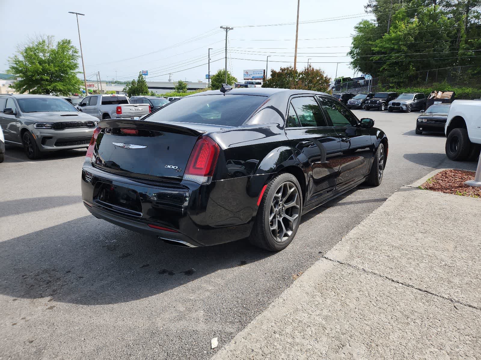 Thumbnail: 2017 Chrysler 300 - 5