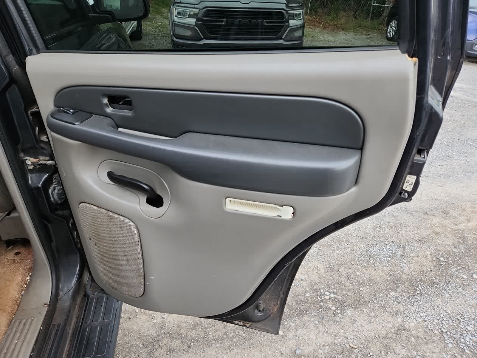 Thumbnail: 2003 GMC Yukon - 25