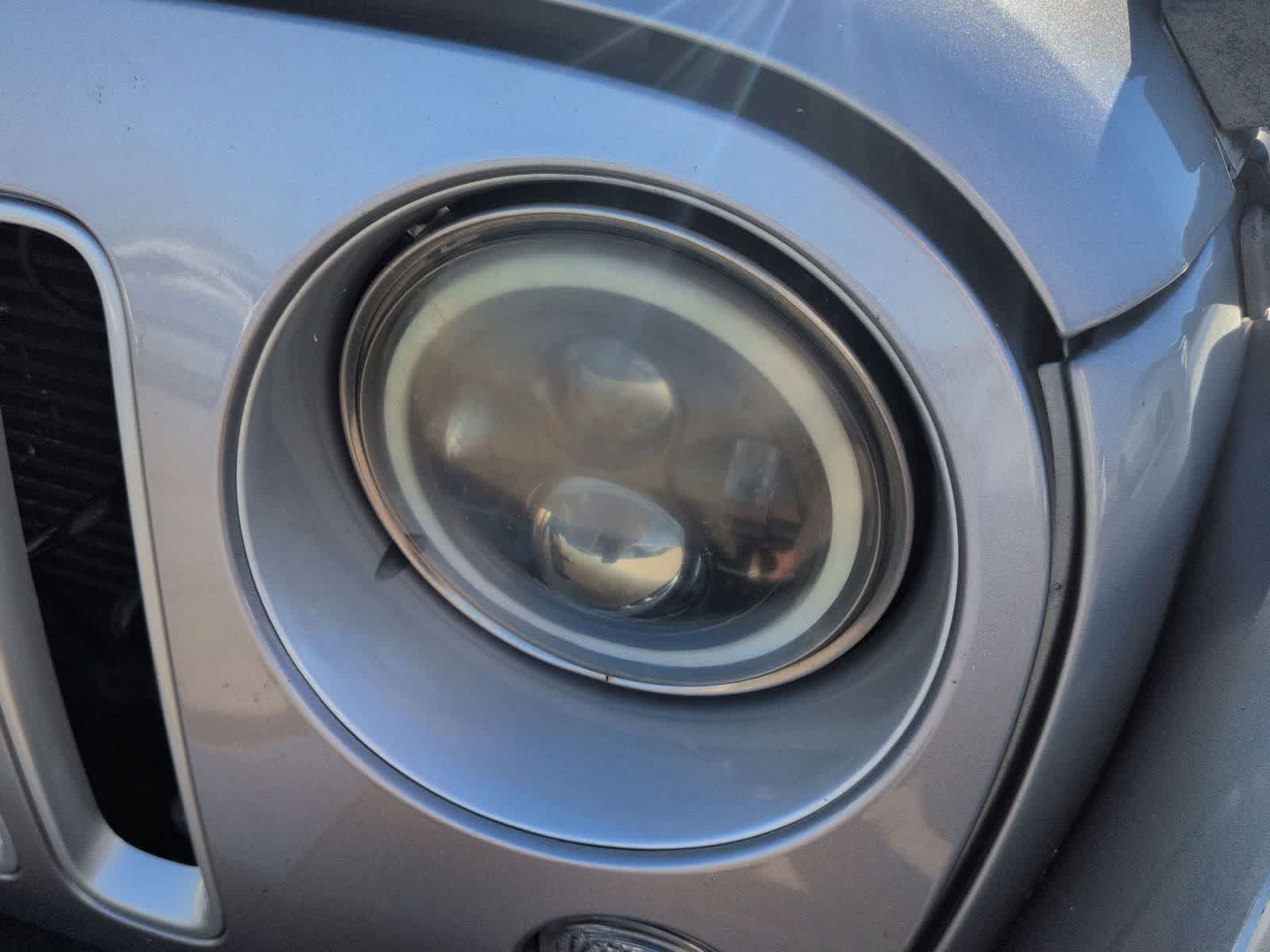 Thumbnail: 2016 Jeep Wrangler - 11